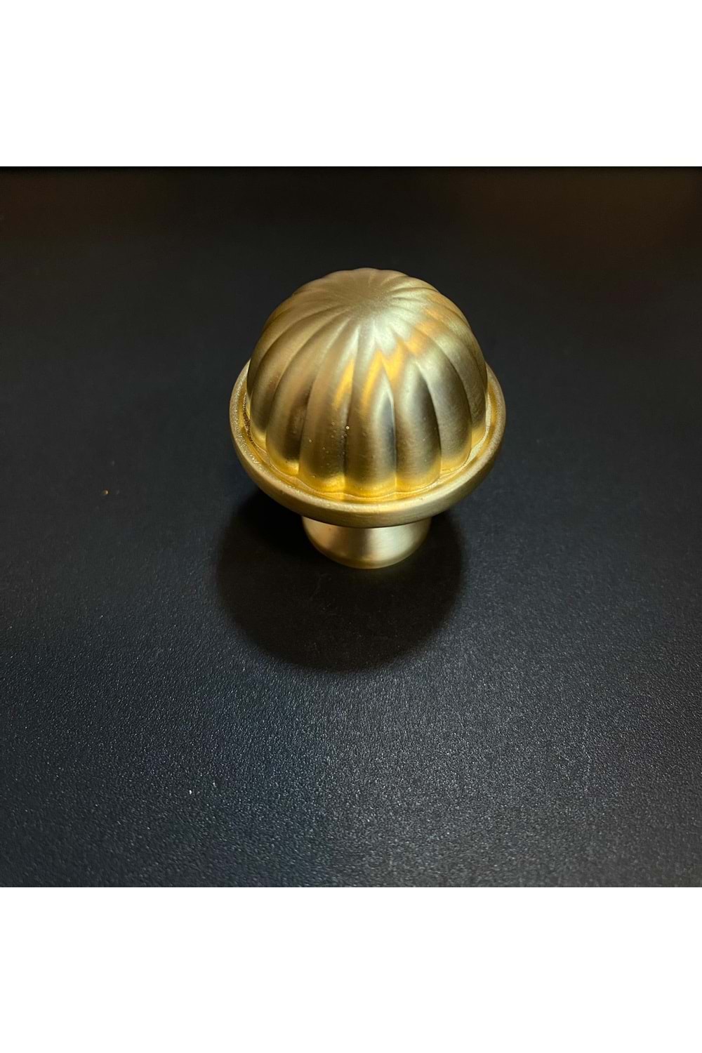 TOMURCUK 9205 DÜĞME MAT ALTIN KULP