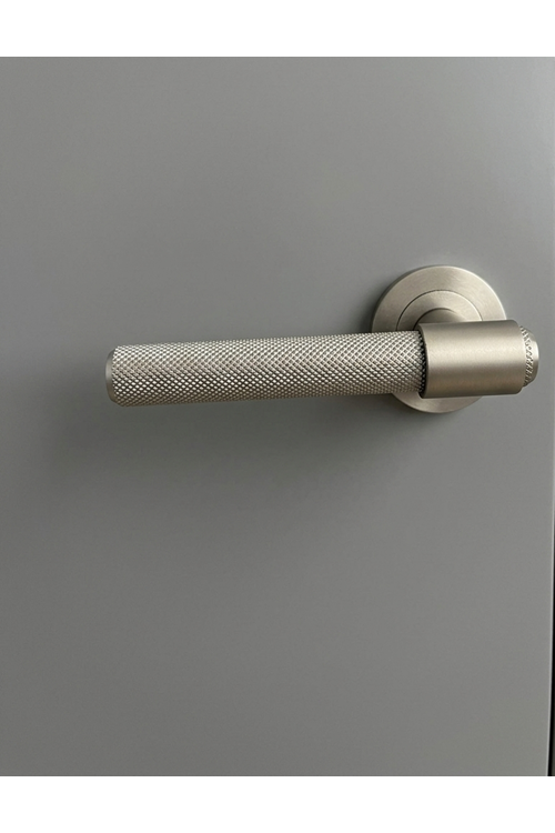 ÖZEN ZMK-PUNCH KOL MAT SATEN ALÜM. YUVARLAK ROZET WC KAPI KOLU